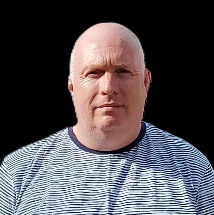 Simon Lloyd Pic Head.jpg